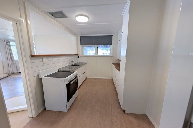 Photo of property in 24-26 Hanson Grove, Stokes Valley, Lower Hutt, 5019