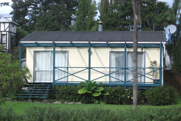 Photo of property in 1/168 Henderson Valley Road, Henderson, Auckland, 0612