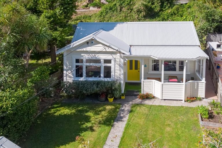 Photo of property in 11 Holloway Road, Aro Valley, Wellington, 6021