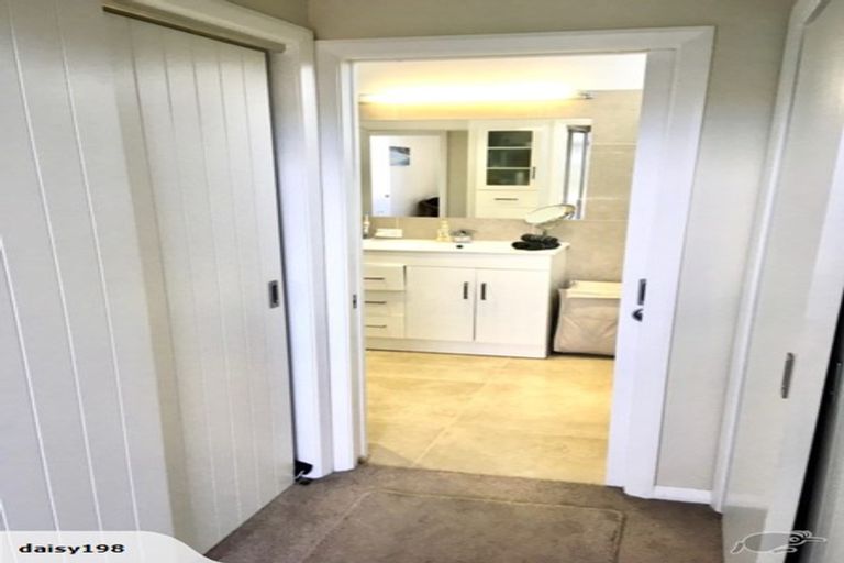 Photo of property in 3b Shalimar Crescent, Khandallah, Wellington, 6035