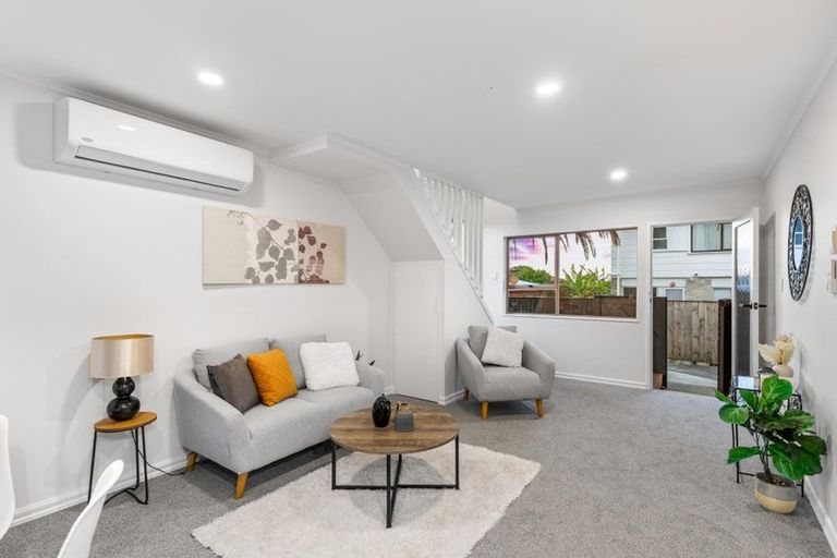 Photo of property in 4/90 Lynwood Road, New Lynn, Auckland, 0600