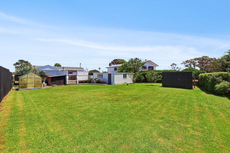 Photo of property in 6 Vela Place, Clarks Beach, 2122