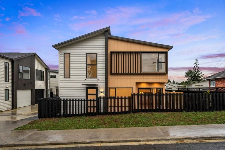 Photo of property in 7e Poto Street, Te Atatu South, Auckland, 0610