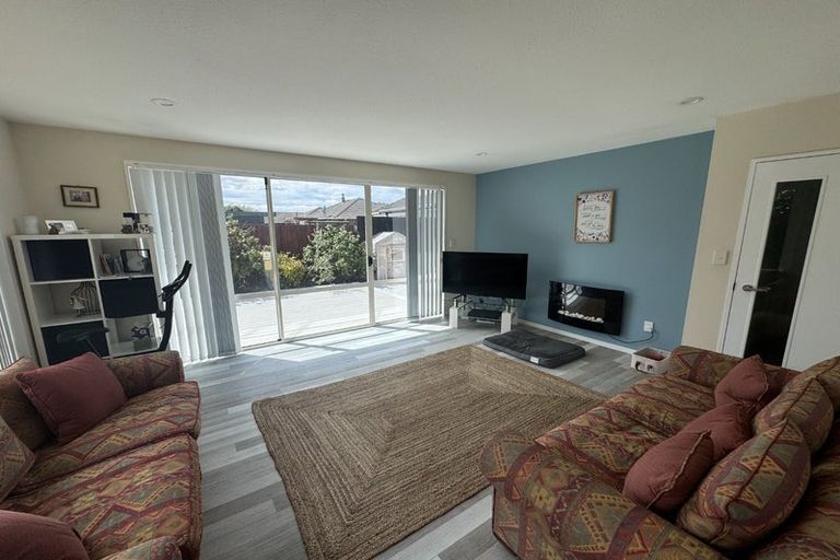 Photo of property in 1/12 Sawyers Arms Road, Northcote, Christchurch, 8052