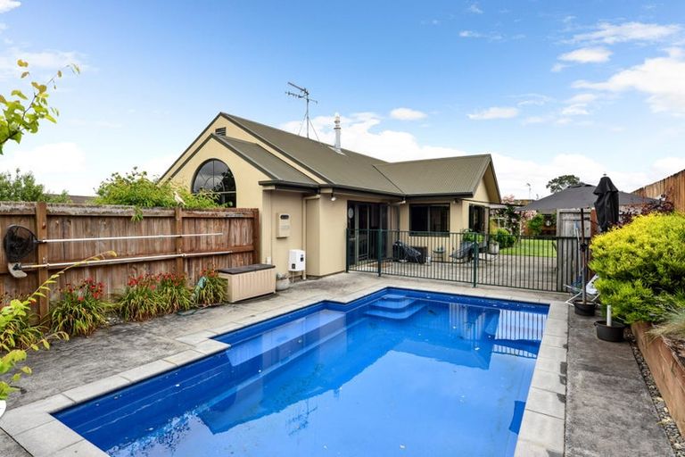 Photo of property in 57 Ayrshire Drive, Grandview Heights, Hamilton, 3200