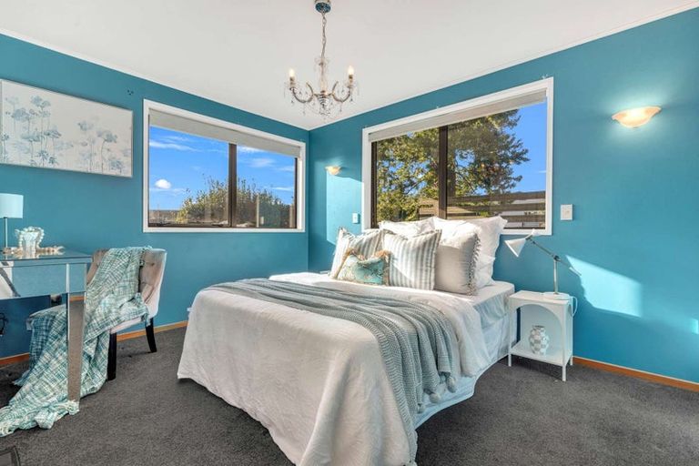 Photo of property in 27 Awatea Terrace, Lynmore, Rotorua, 3010