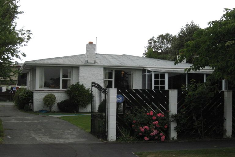 Photo of property in 43 Whitby Street, Burnside, Christchurch, 8053