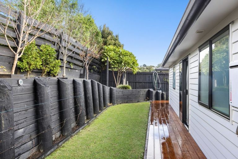 Photo of property in 61 Symes Drive, Red Beach, 0932