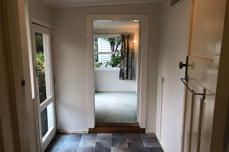 Photo of property in 24 Izard Road, Khandallah, Wellington, 6035
