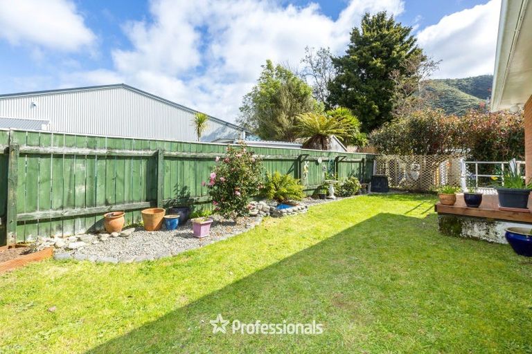 Photo of property in 2/9 Denver Grove, Totara Park, Upper Hutt, 5018