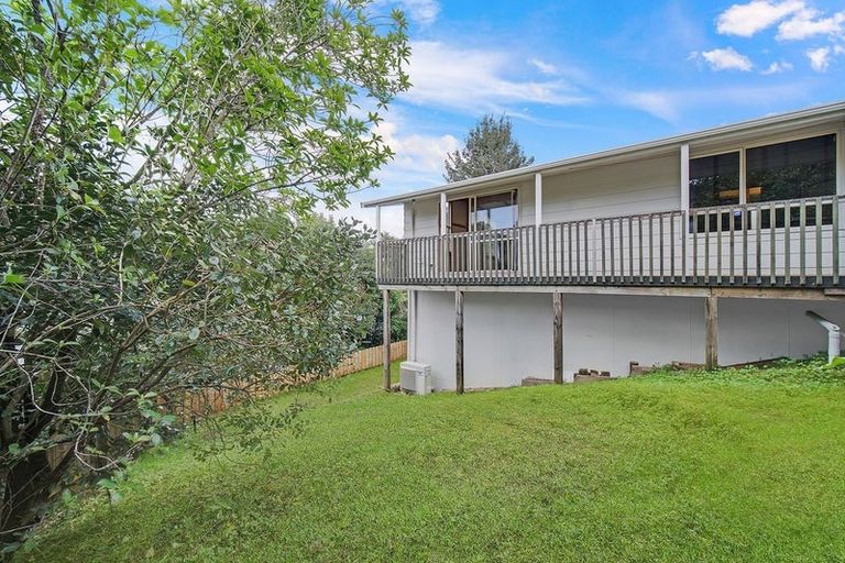 Photo of property in 2/14 Fernlea Rise, Bayview, Auckland, 0629