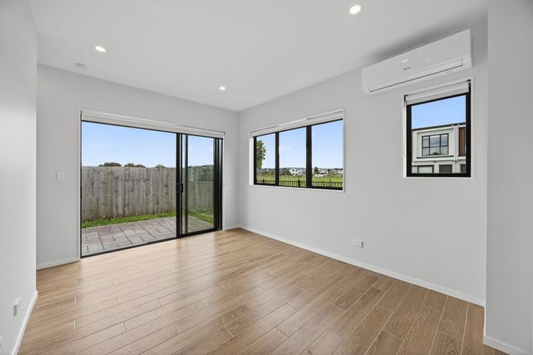 Photo of property in 27 Arahopu Place, Papakura, 2110