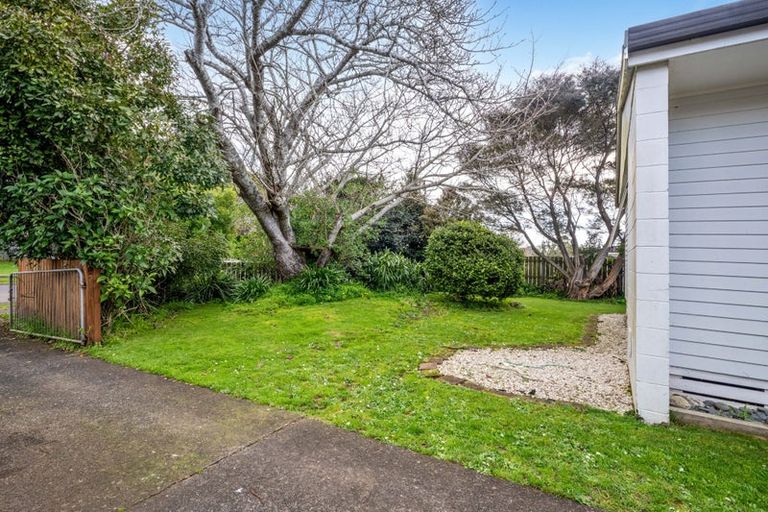 Photo of property in 8 Tawa Place, Waiuku, 2123