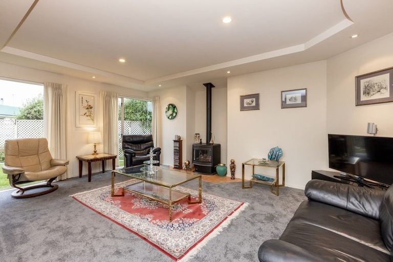 Photo of property in 21 Pukekura Place, Taradale, Napier, 4112