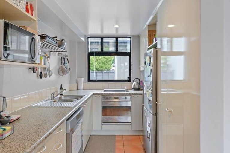 Photo of property in 218 Gloucester Street, Christchurch Central, Christchurch, 8011