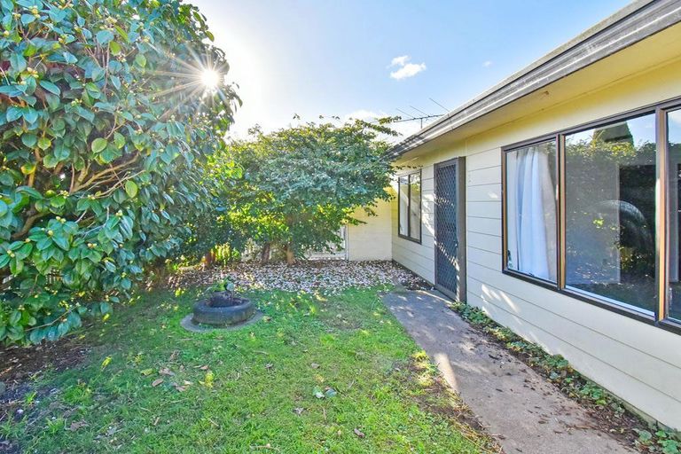 Photo of property in 3/25 Waterview Road West, Takanini, 2112