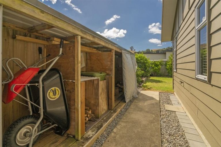 Photo of property in 10 Dotterel Place, Whitianga, 3510