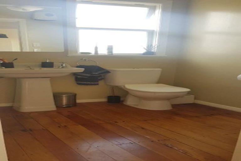 Photo of property in 43 Martin Road, Paraparaumu Beach, Paraparaumu, 5032