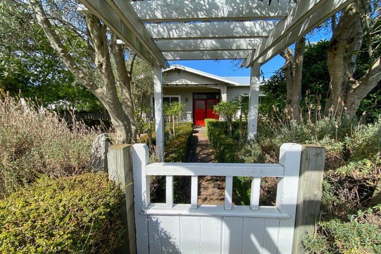 Photo of property in 429 High Street South, Carterton, 5713