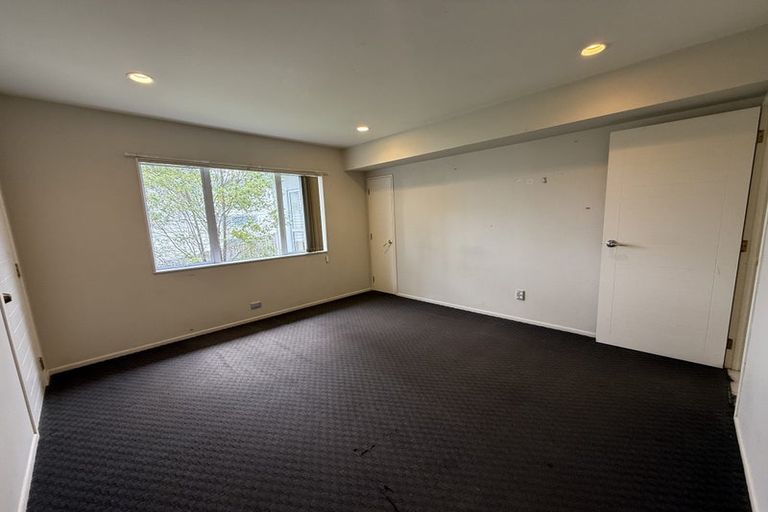 Photo of property in 18 Harrowglen Drive, Northcross, Auckland, 0632