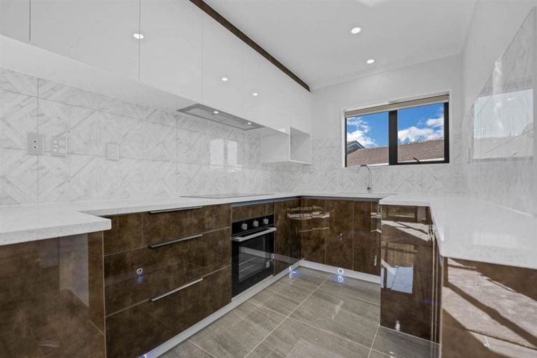 Photo of property in 25c Leaver Place, Weymouth, Auckland, 2103