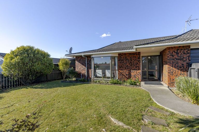 Photo of property in 60 Heta Road, Highlands Park, New Plymouth, 4312