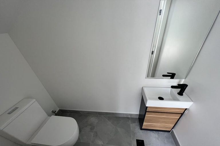 Photo of property in 38a Mcwhirters Farm Lane, Massey, Auckland, 0614