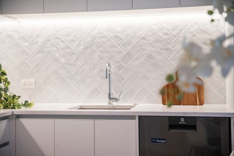 Photo of property in 43 Oteha Valley Road, Northcross, Auckland, 0632