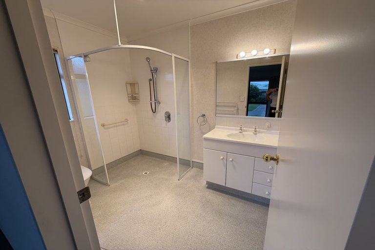 Photo of property in 11 Addington Place, Taradale, Napier, 4112