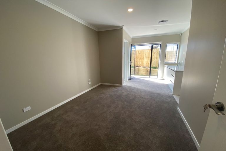 Photo of property in 30 Godfrey Drive, Orewa, 0931