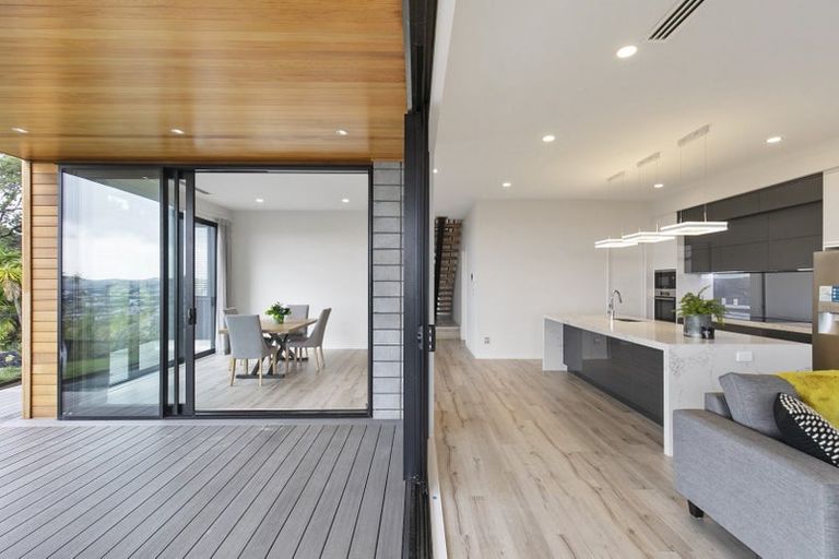 Photo of property in 98 Wainui Road, Silverdale, 0932
