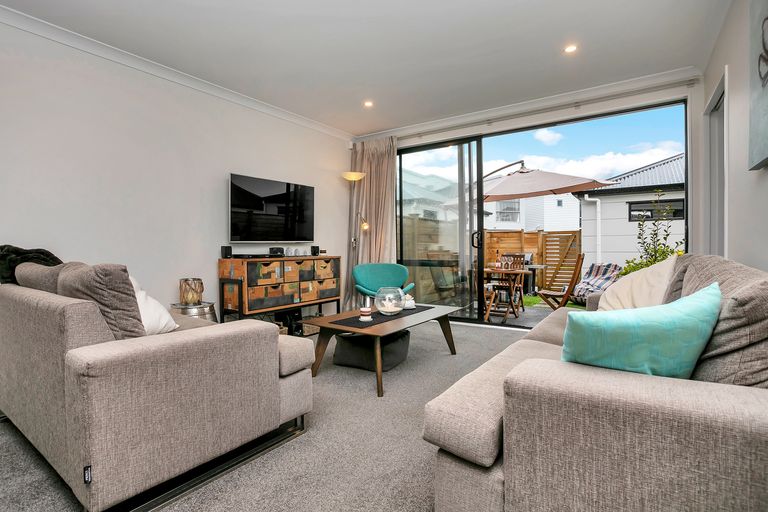 Photo of property in 136 Hobsonville Road, Hobsonville, Auckland, 0618