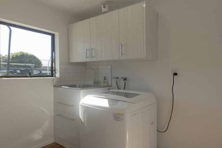 Photo of property in 8 Ryan Crescent, Greenmeadows, Napier, 4112