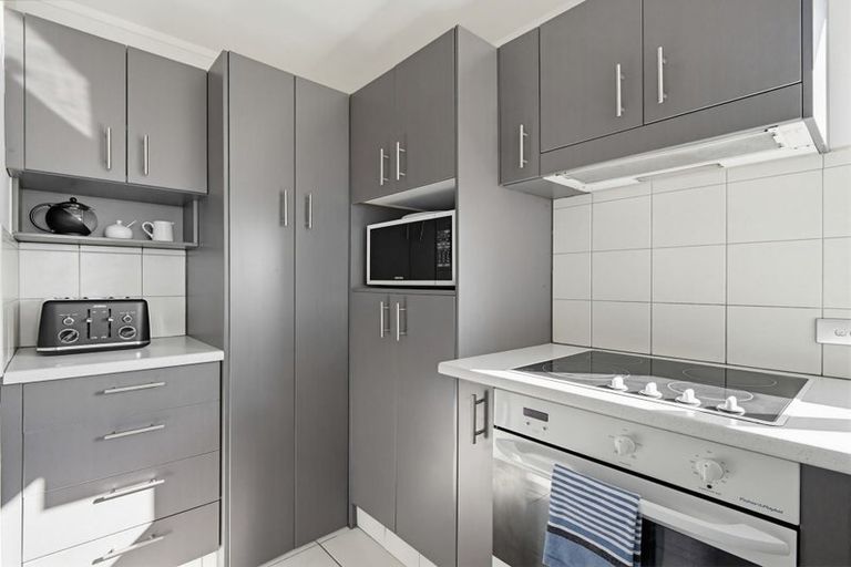 Photo of property in Beachpoint Apartments, 2/5 West End Road, Ohope, 3121