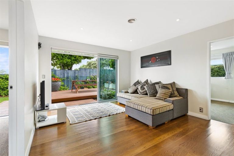 Photo of property in 477 Te Atatu Road, Te Atatu Peninsula, Auckland, 0610