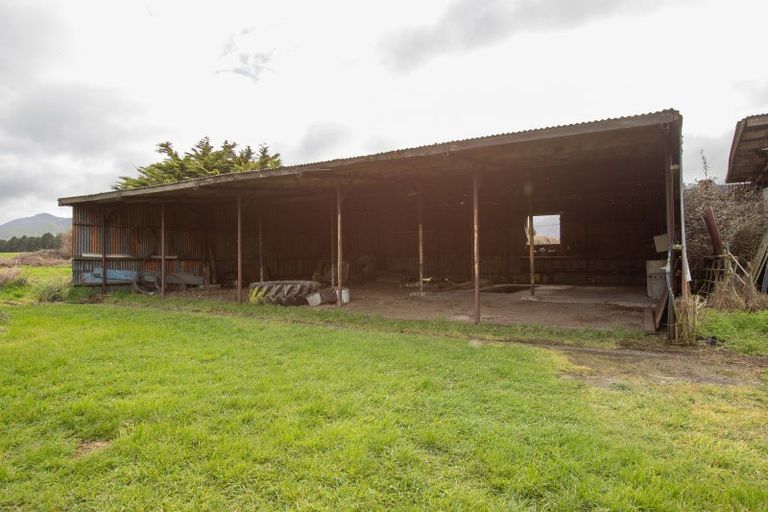 Photo of property in 633 Kiritaki Road, Dannevirke, 4972