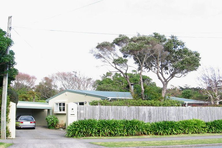 Photo of property in 24 Puriri Road, Waikanae, 5036