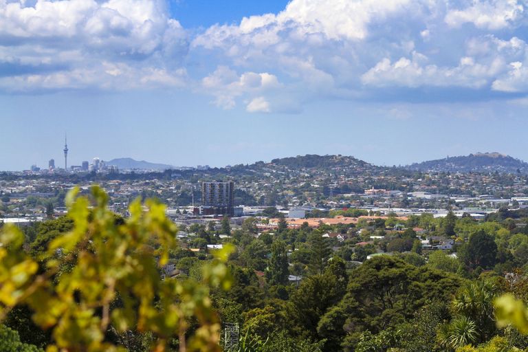 Photo of property in 238 Old Titirangi Road, Titirangi, Auckland, 0604