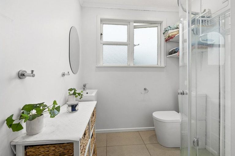 Photo of property in 1 Morere Street, Titahi Bay, Porirua, 5022