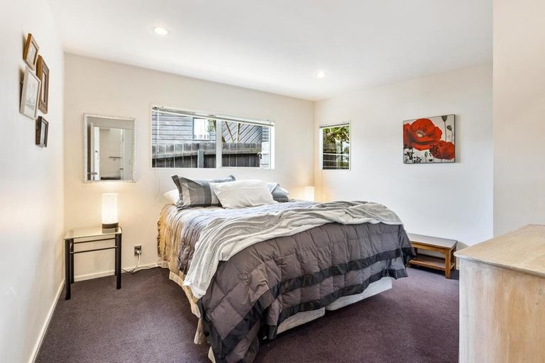 Photo of property in 44a Spinnaker Drive, Te Atatu Peninsula, Auckland, 0610