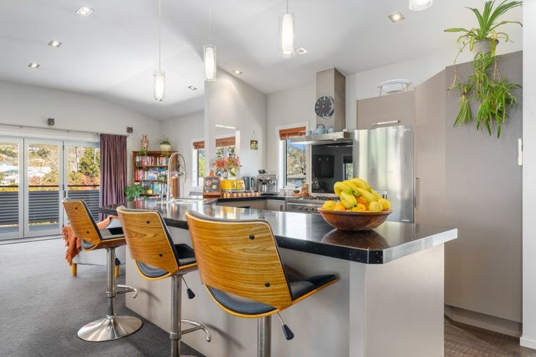 Photo of property in 14 Beach Road, Waikawa, Picton, 7220