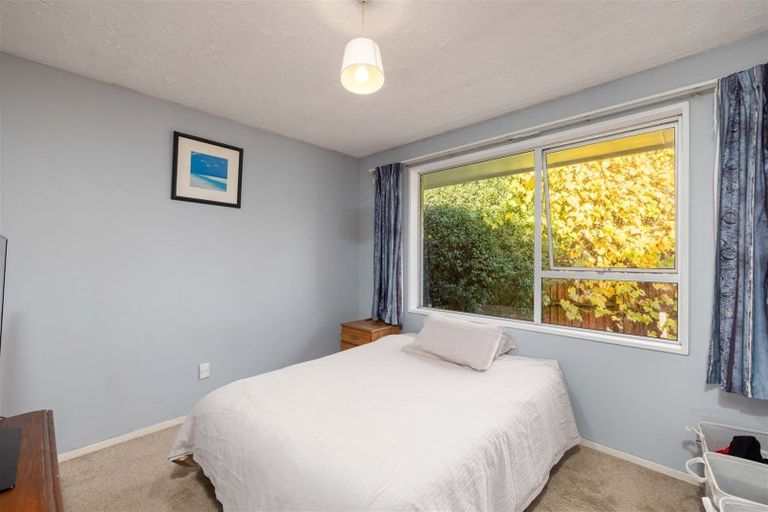 Photo of property in 38 Highland Place, Avonhead, Christchurch, 8042