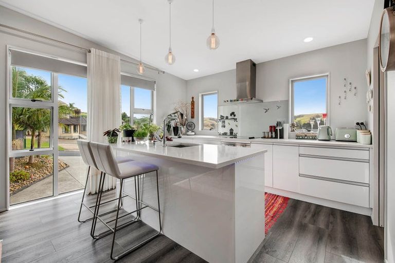 Photo of property in 19 Te Kauri Place, Helensville, 0800