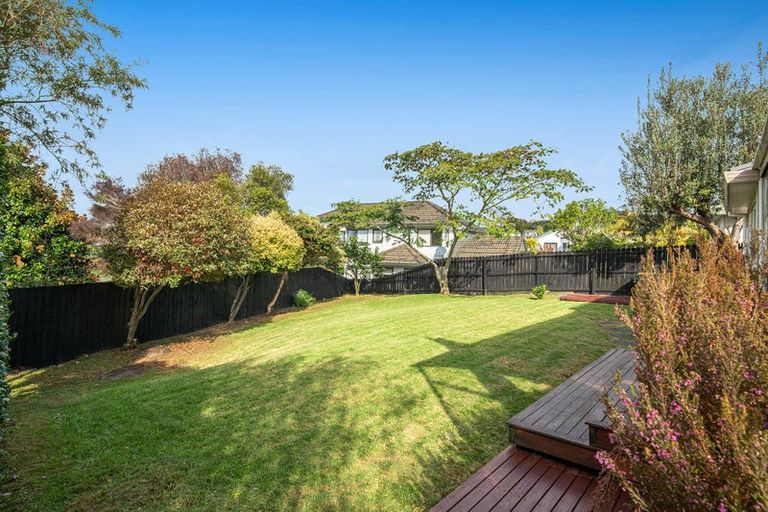 Photo of property in 13 Sandpiper Grove, Unsworth Heights, Auckland, 0632