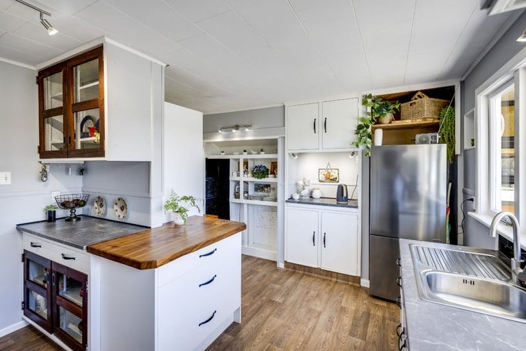 Photo of property in 4 Birdwood Street, Taradale, Napier, 4112