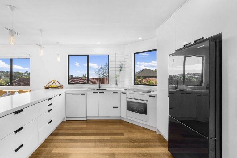 Photo of property in 16a Valley Road, Browns Bay, Auckland, 0630