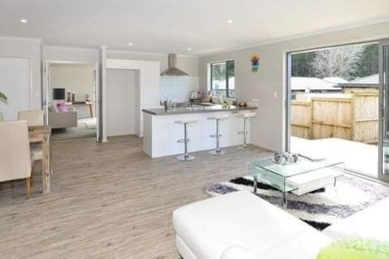 Photo of property in 41 Crabb Fields Lane, Riverhead, 0820