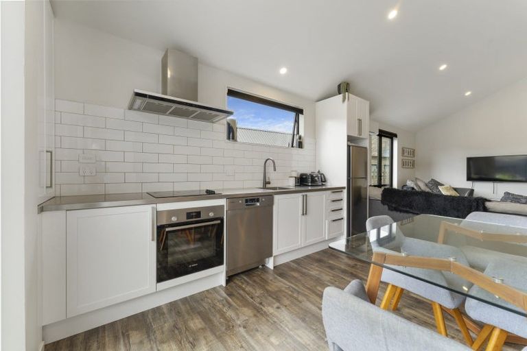 Photo of property in 22 Huxley Place, Lake Hayes, Queenstown, 9304