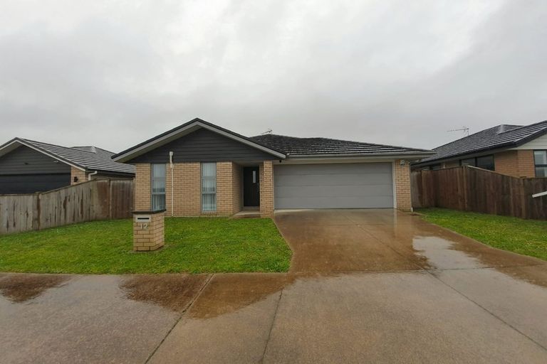 Photo of property in 12 Maxwell Road, Pukekohe, 2120
