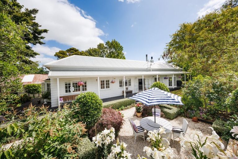 Photo of property in 208 Cambridge Avenue, Ashhurst, 4810